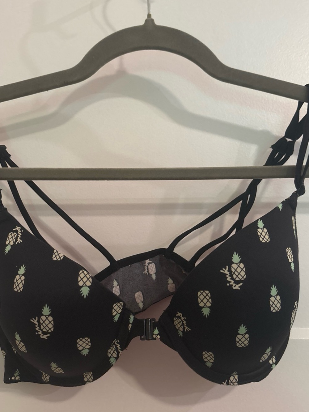 PINK Victoria's Secret Black Pineapple Print Push-Up Bra